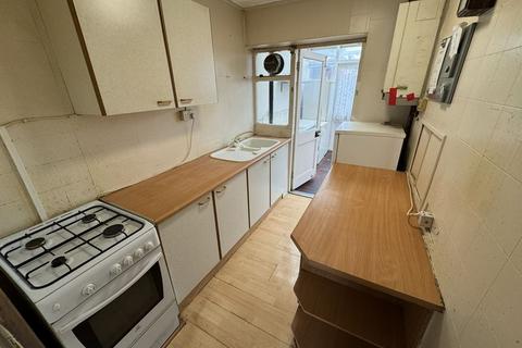 3 bedroom terraced house for sale, The Fairway, Northolt