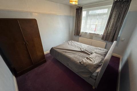 3 bedroom semi-detached house for sale, Islip Manor Road, Northolt