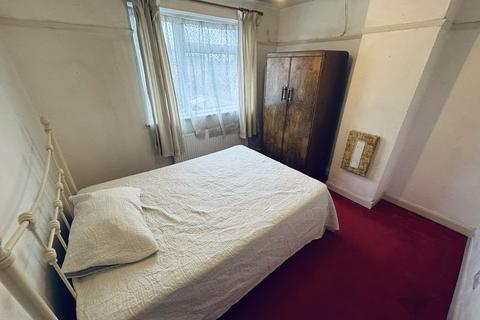 3 bedroom semi-detached house for sale, Islip Manor Road, Northolt