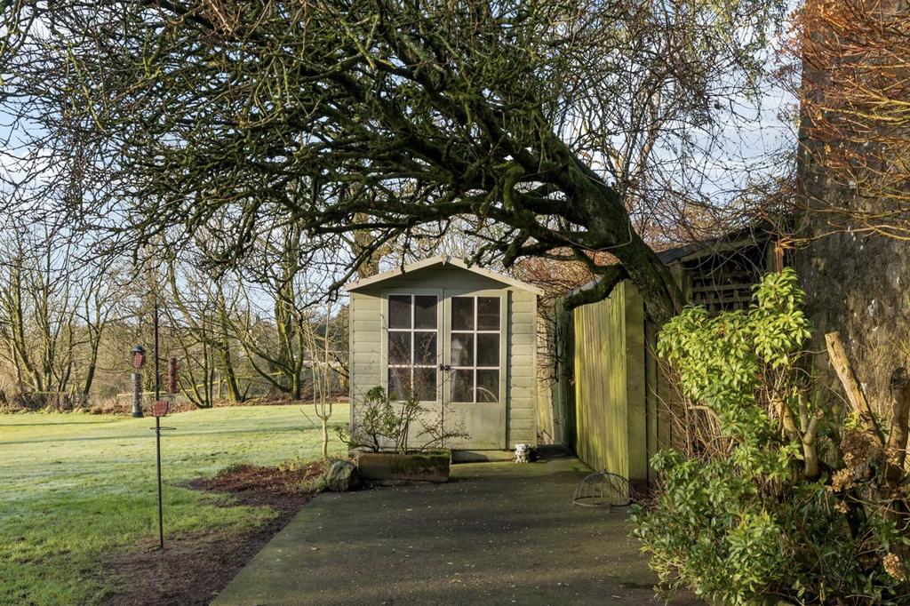 Garden/Summerhouse