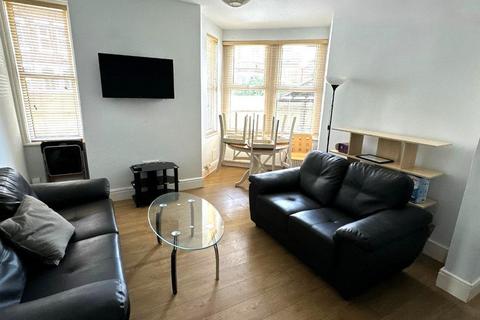 1 bedroom end of terrace house to rent, Sherwin Grove, Lenton, Nottingham, NG7 2EZ