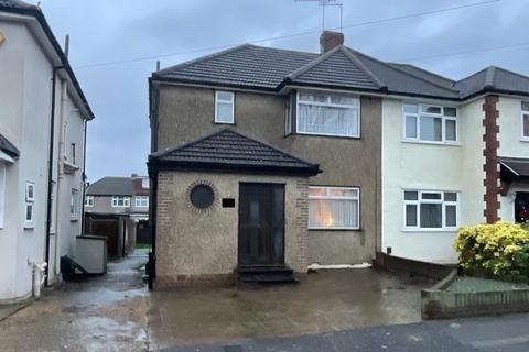 3 bedroom semi-detached house for sale, Hornchurch RM12