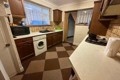 3 bedroom semi-detached house for sale, Hornchurch RM12
