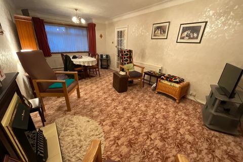 3 bedroom semi-detached house for sale, Hornchurch RM12