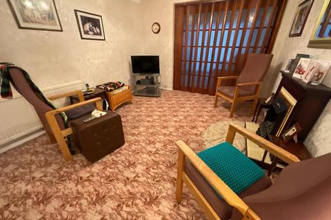 3 bedroom semi-detached house for sale, Hornchurch RM12