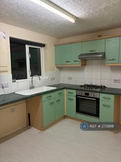 3 bedroom semi-detached house to rent, Rissington Avenue, Manchester, M23