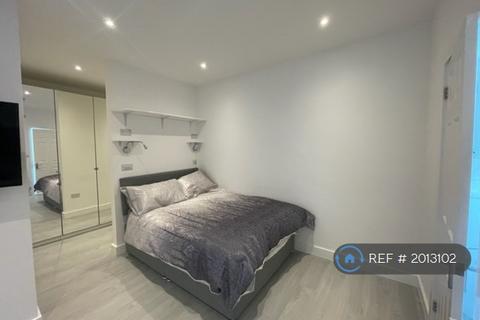 Studio to rent, Marlborough Hill, Harrow, HA1