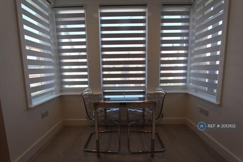 Studio to rent, Marlborough Hill, Harrow, HA1