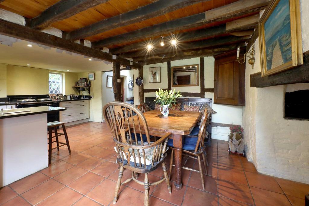 Dining/Kitchen