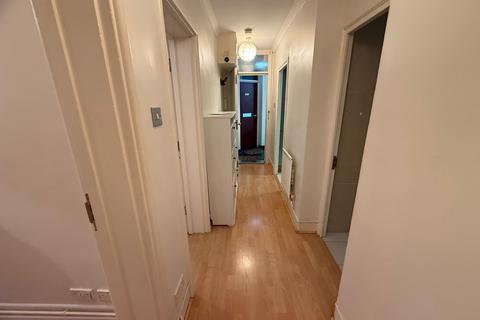 2 bedroom flat to rent, Scott Ellis Gardens, London