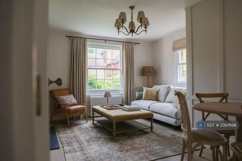 3 bedroom flat to rent, High Street, Harpenden, AL5