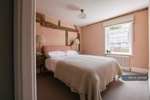 3 bedroom flat to rent, High Street, Harpenden, AL5