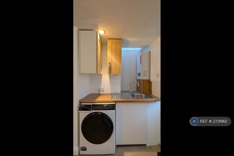 undefined, West Molesey, West Molesey, KT8