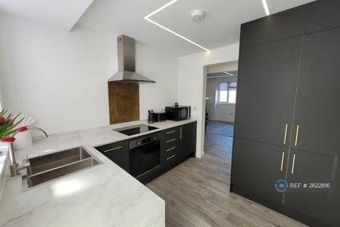 2 bedroom flat to rent, Sheridan Terrace, Hove, BN3