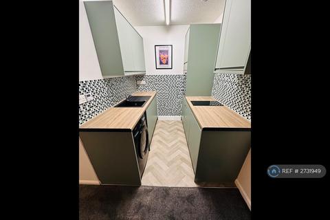 1 bedroom flat to rent, Chantrell Court, Leeds, LS2