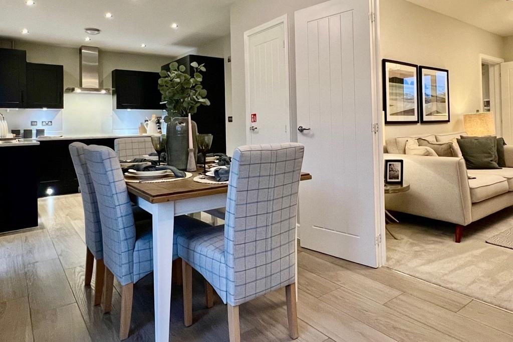 Open plan to cook and eat