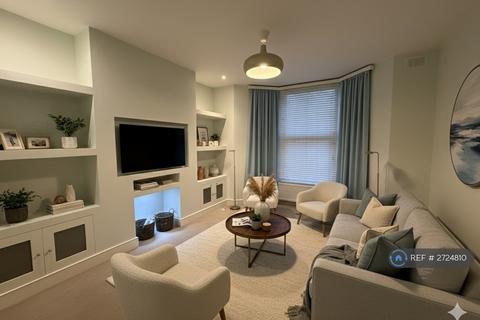 2 bedroom flat to rent, Hurstbourne Road, London, SE23