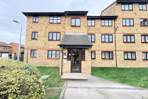 1 bedroom flat for sale, Trefoil House, Crest Avenue, Grays, Essex, RM17 6RP