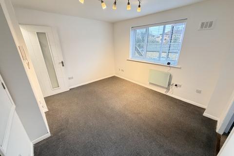 1 bedroom flat for sale, Trefoil House, Crest Avenue, Grays, Essex, RM17 6RP