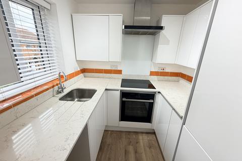1 bedroom flat for sale, Trefoil House, Crest Avenue, Grays, Essex, RM17 6RP