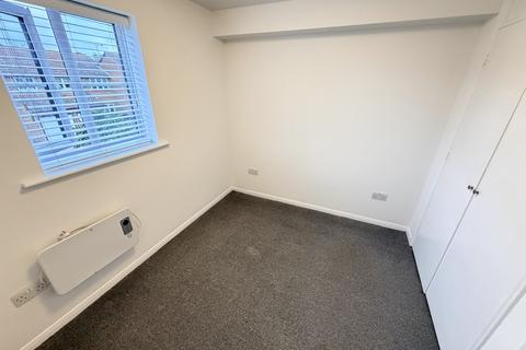 1 bedroom flat for sale, Trefoil House, Crest Avenue, Grays, Essex, RM17 6RP
