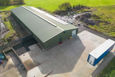 Warehouse to rent, 673 Chorley Rd Bolton BL5 3NF