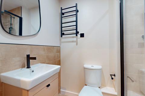 Studio to rent, Uxbridge Road