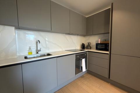 1 bedroom ground floor flat to rent, Harlequin Avenue