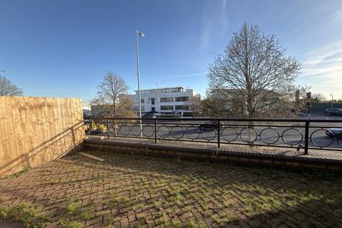 1 bedroom ground floor flat to rent, Harlequin Avenue