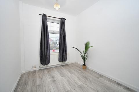 5 bedroom semi-detached house to rent, Windsor Road, London, E11