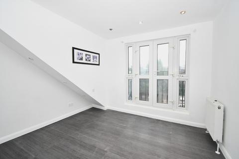 5 bedroom semi-detached house to rent, Windsor Road, London, E11