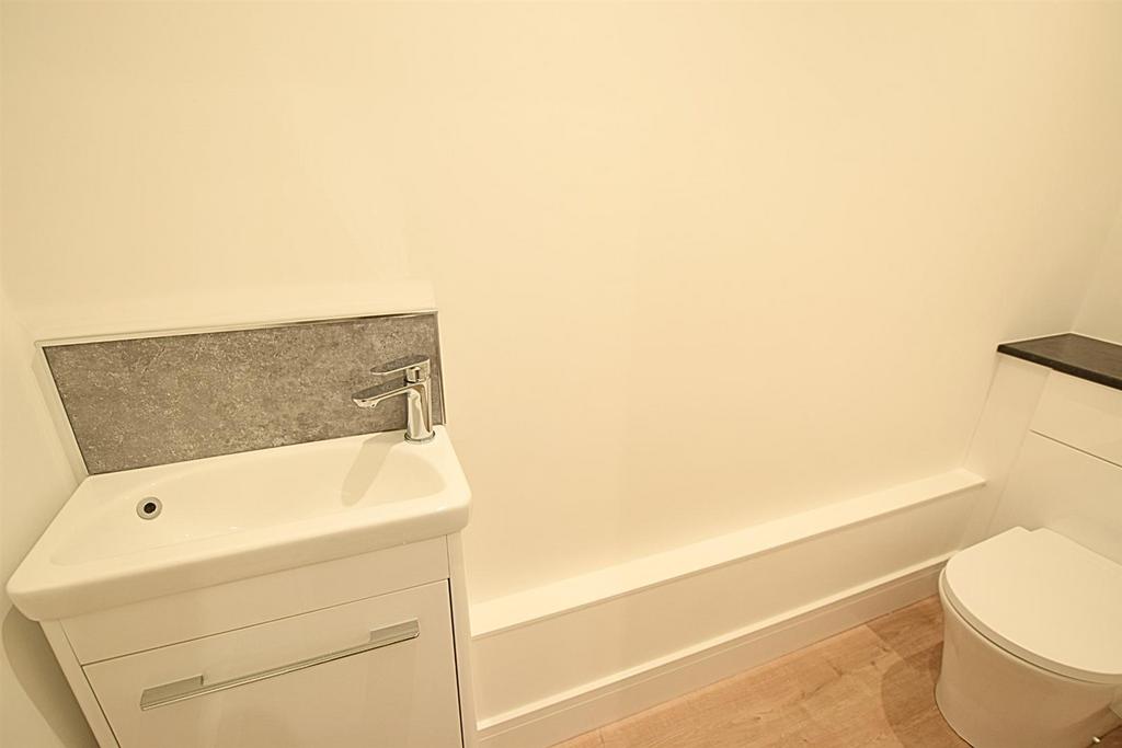 Cloakroom/wc