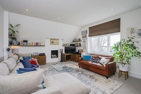 3 bedroom flat for sale, The Drive, London SW20