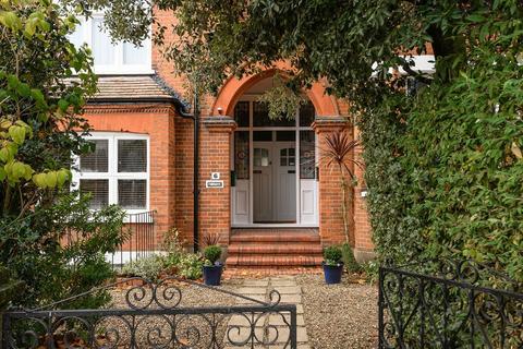 3 bedroom flat for sale, The Drive, London SW20