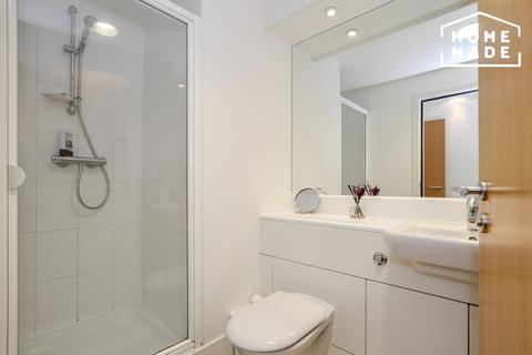 2 bedroom flat to rent, The Mast, Albert Basin Way, E16