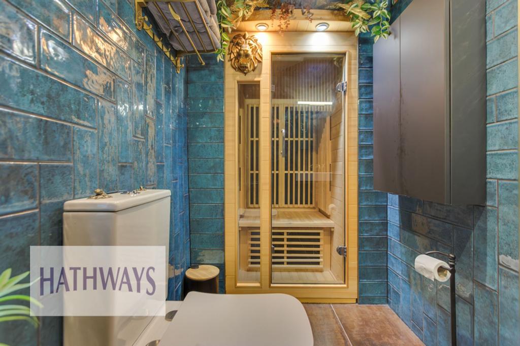 En-Suite and Sauna