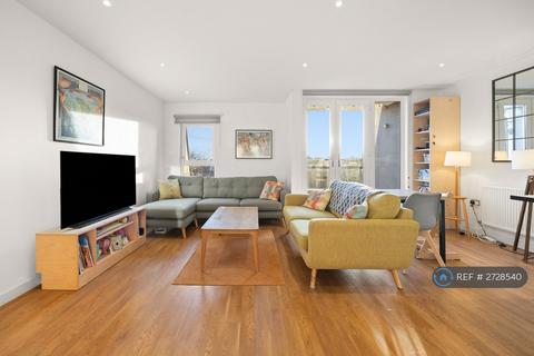 2 bedroom flat to rent, Westwood House, London, SW12
