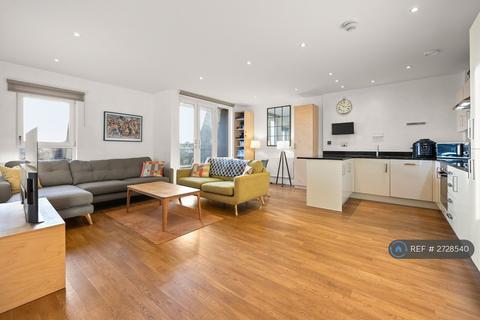 2 bedroom flat to rent, Westwood House, London, SW12