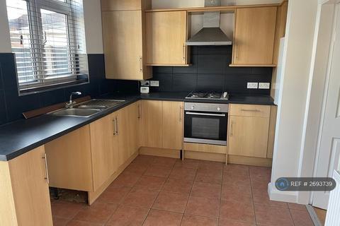 2 bedroom semi-detached house to rent, Holmfield Road, Beeston, Nottingham, NG9