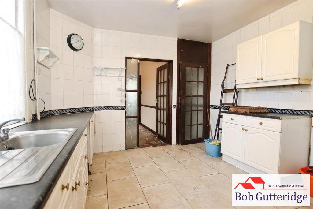 Fitted kitchen