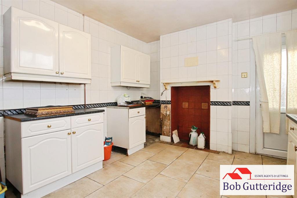 Fitted kitchen