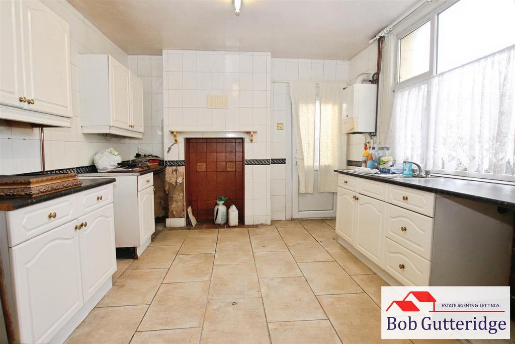 Fitted kitchen