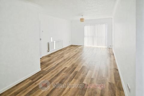 2 bedroom flat to rent, Fosse Way, West Byfleet, KT14 6BG