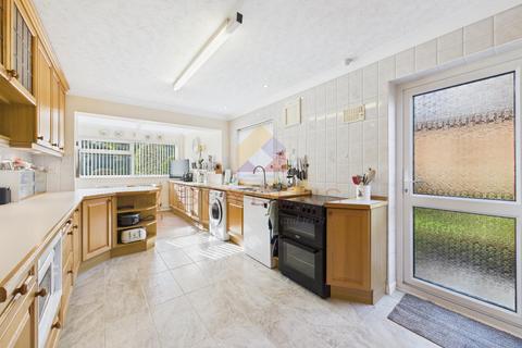 4 bedroom detached house for sale, Marlowe Way, Colchester CO3