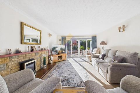 4 bedroom detached house for sale, Marlowe Way, Colchester CO3
