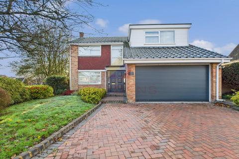 4 bedroom detached house for sale, Marlowe Way, Colchester CO3