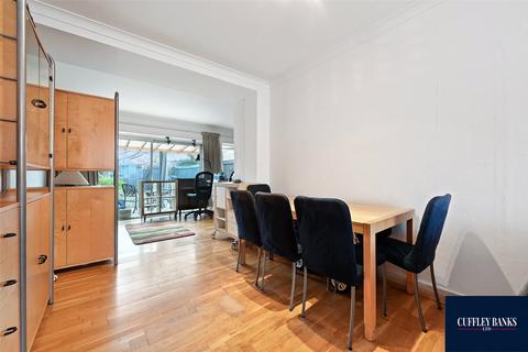 undefined, George V Way, Perivale, Middlesex, UB6