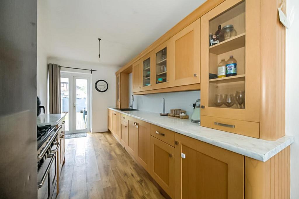 Kitchen Units.jpg