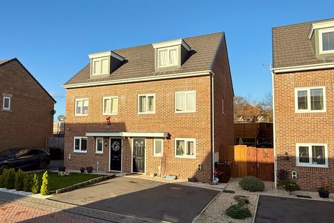 3 bedroom semi-detached house for sale, Yarn Crescent, Wakefield, WF2