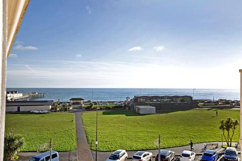 2 bedroom flat for sale, Portland House, Den Crescent, TQ14